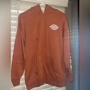 Dickies hoodie size S. This hoodie is super soft and comfortable.